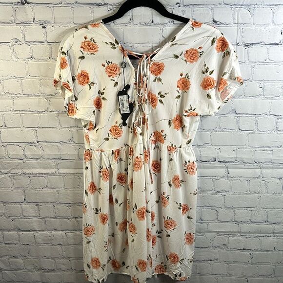 🌸 Motel Rocks Floral Print Dress - Size XS
NWT - Picture 3 of 5